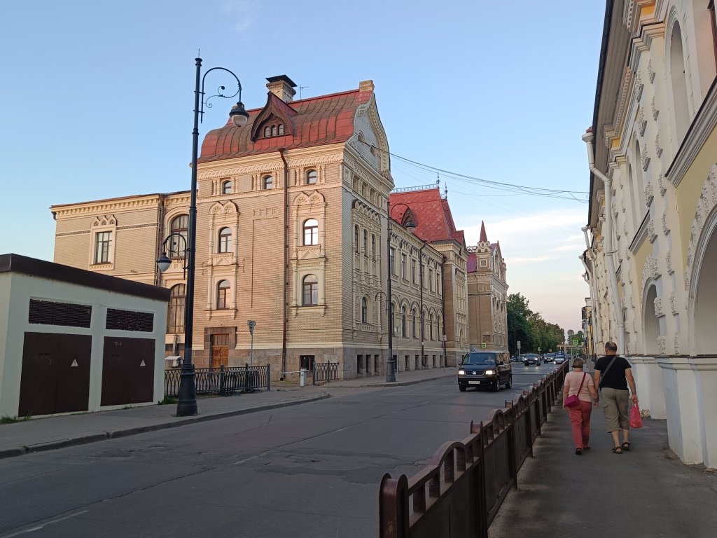 37. ÐÐ¾Ð²Ð°Ñ ÑÐ»ÐµÐ±Ð½Ð°Ñ Ð±Ð¸ÑÐ¶Ð°, Ð° Ð½ÑÐ½Ðµ ÐÑÑÐ¾ÑÐ¸ÑÐµÑÐºÐ¸Ð¹ Ð¼ÑÐ·ÐµÐ¹. ÐÐ¾Ð³Ð´Ð°-ÑÐ¾ Ð·Ð´ÐµÑÑ Ð¿ÑÐ¾Ð²Ð¾ÑÐ°ÑÐ¸Ð²Ð°Ð»Ð¸ÑÑ ÑÐ´ÐµÐ»ÐºÐ¸ Ð½Ð° Ð¼Ð¸Ð»Ð»Ð¸Ð¾Ð½Ñ Ð·Ð¾Ð»Ð¾ÑÐ¾Ð¼.